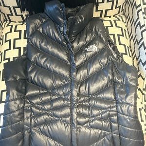 Great condition women’s north face vest